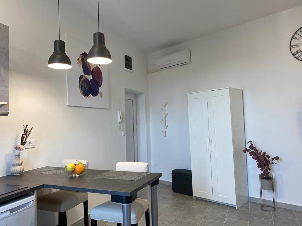 City Vibes Apartment Pula Extérieur photo