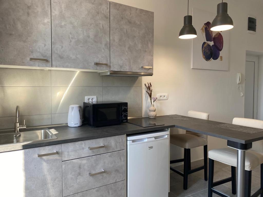 City Vibes Apartment Pula Extérieur photo